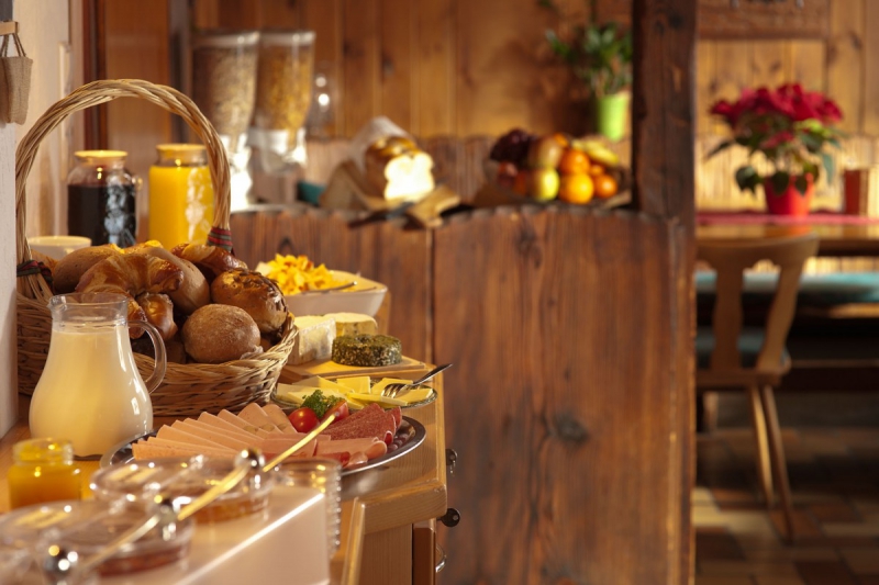 boulangerie-MALAUSSENE-min_breakfast_buffet_food_restaurant_meal_hotel_plate_fresh-718745