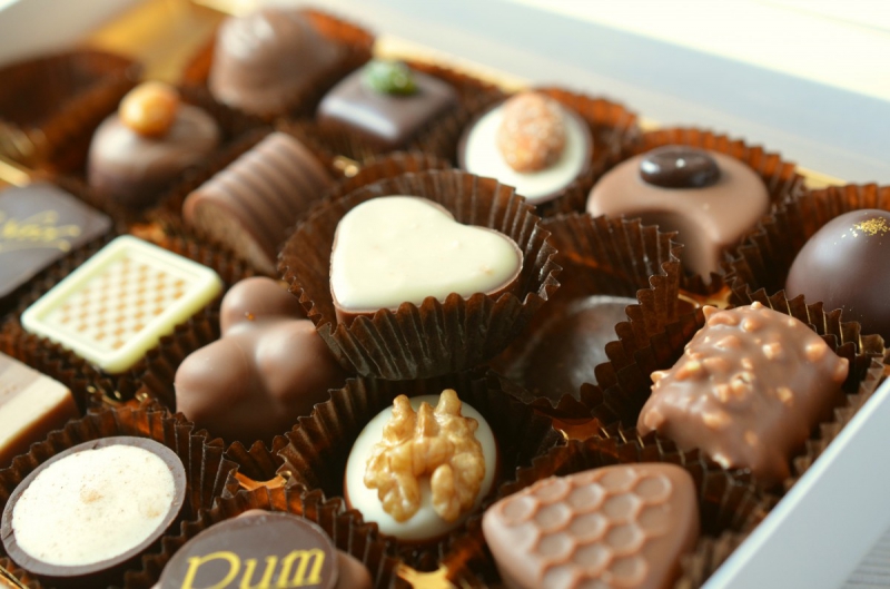 boulangerie-MALAUSSENE-min_chocolates_food_candy_calories_nibble_chocolate_heart-782043